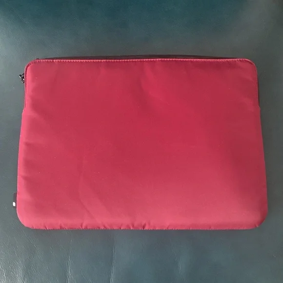 Incase Computer Sleeve - Picture 2 of 3